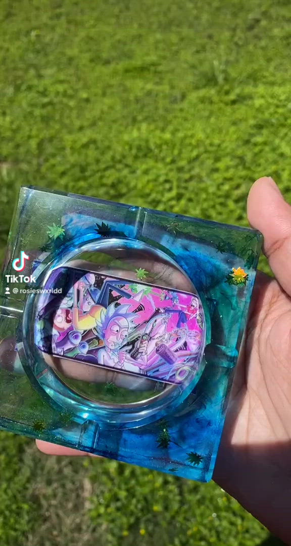 Ash or rolling tray (not a set)